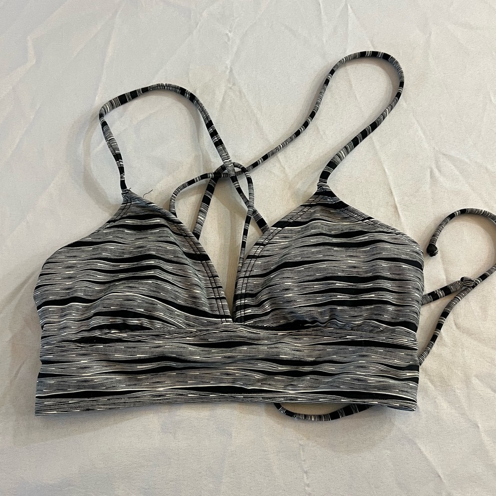 ATHLETA Women’s Sloghtly Padded Sports Bra Top, Wrap Tie, Size Small.